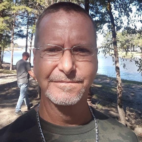 Meet your Posher, Oswald - Picture 1 of 1